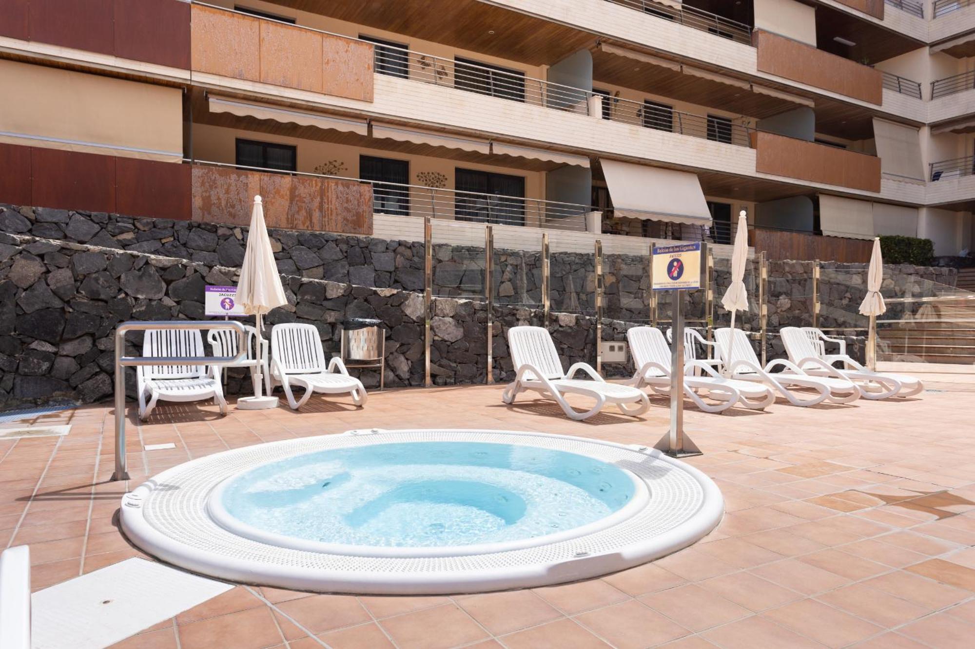 Balcon De Los Gigantes With Pool View Puerto de Santiago  Buitenkant foto